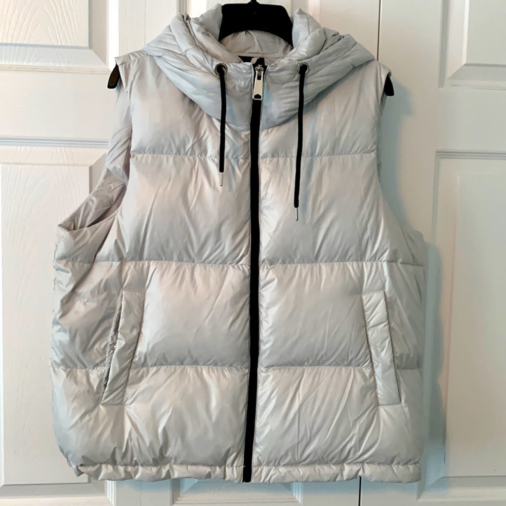 d.e.t.a.i.l.s INTL silver XL women’s puffy vest.